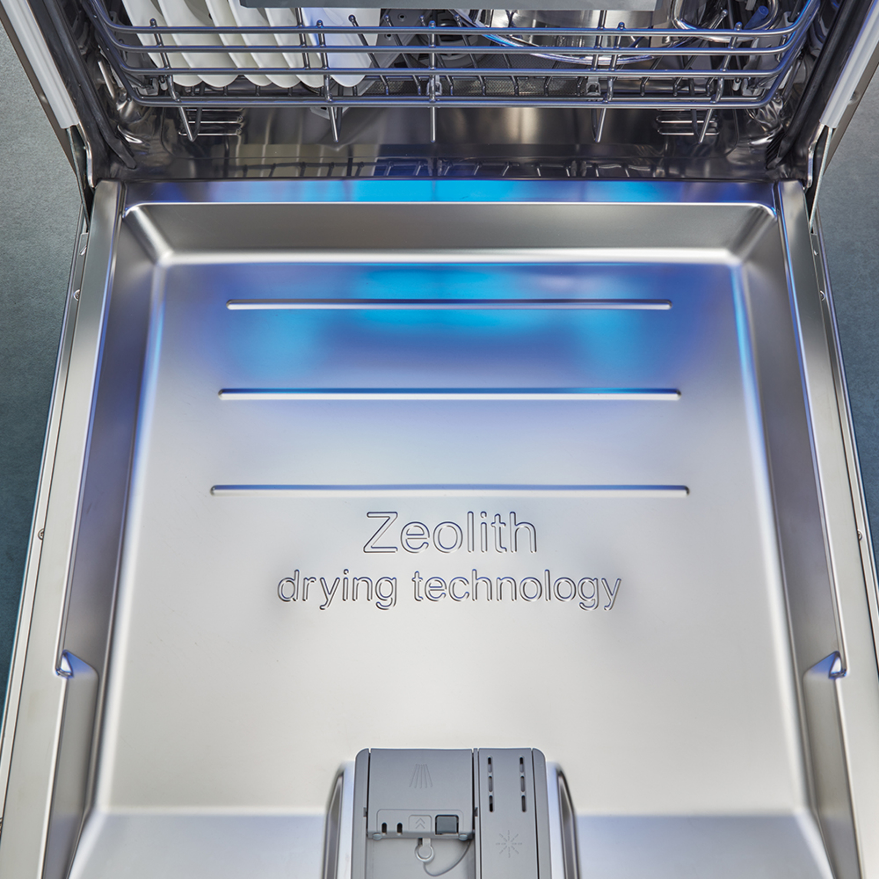 Zeolith Trocknen – Für glänzende Spülergebnisse bei Elektro Voigt GmbH in Großbreitenbach OT Altenfeld