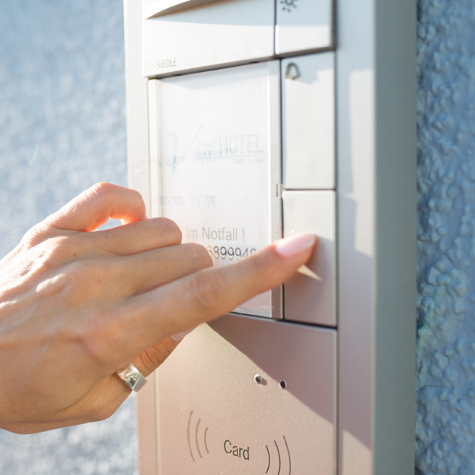 Sprech­anlagen bei Elektro Voigt GmbH in Großbreitenbach OT Altenfeld